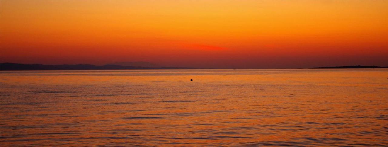 Just 20 Meters From The Beach Торони Экстерьер фото
